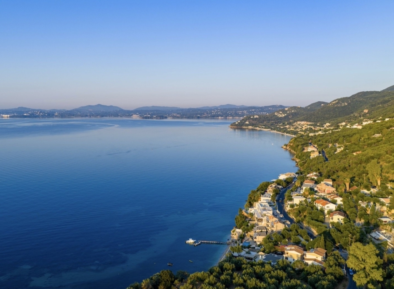 Mediterranes Investment mit Meerblick – Apartmenthaus mit drei Einheiten in begehrter Lage von Barbati, Korfu