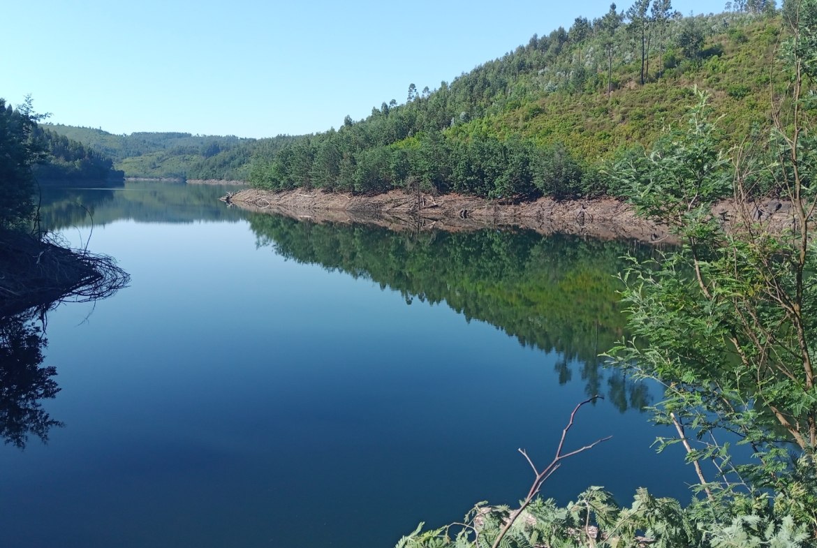 Living by the Lake – Traumgrundstücke am See in Zentralportugal