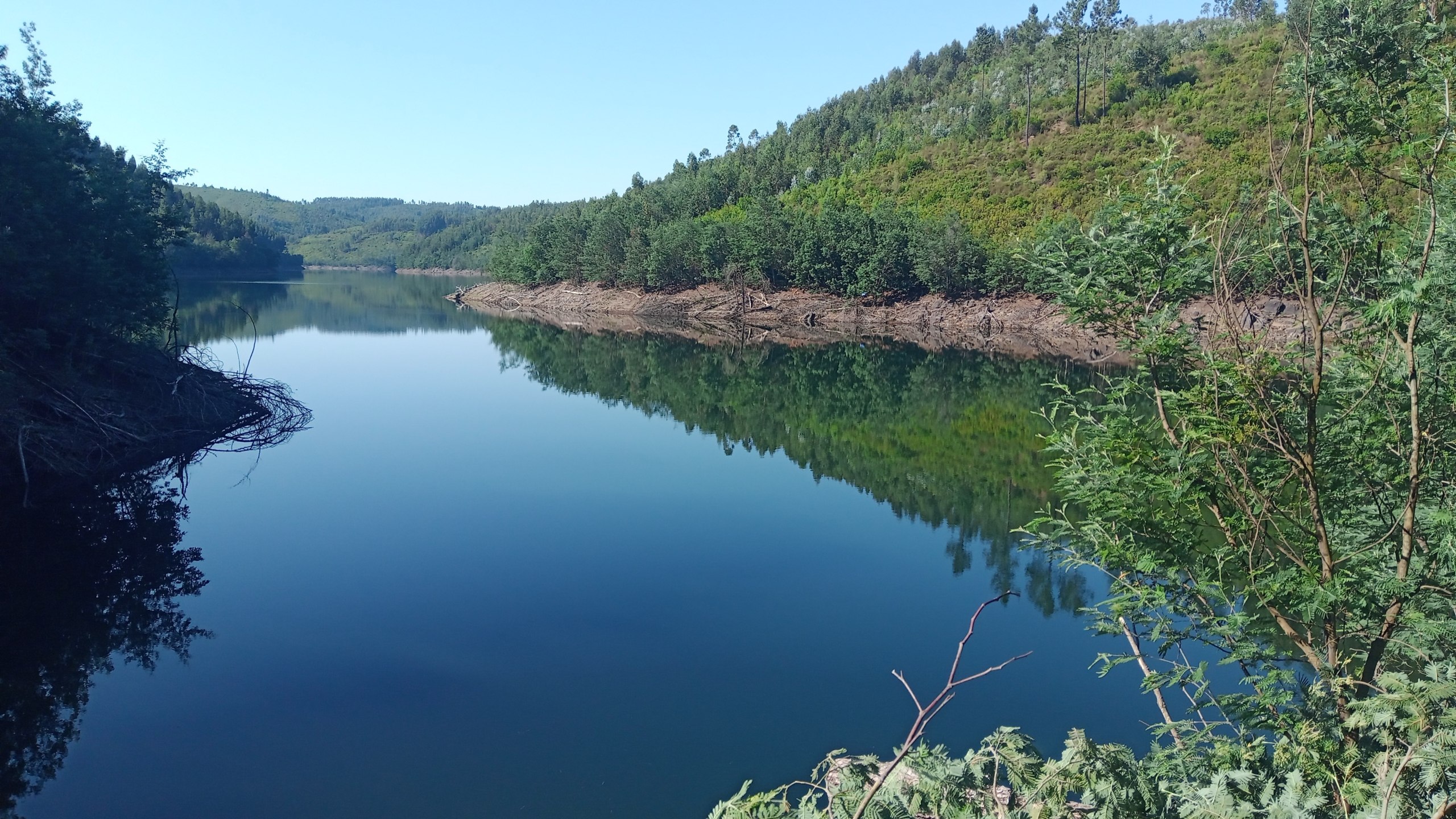 Living by the Lake – Traumgrundstücke am See in Zentralportugal