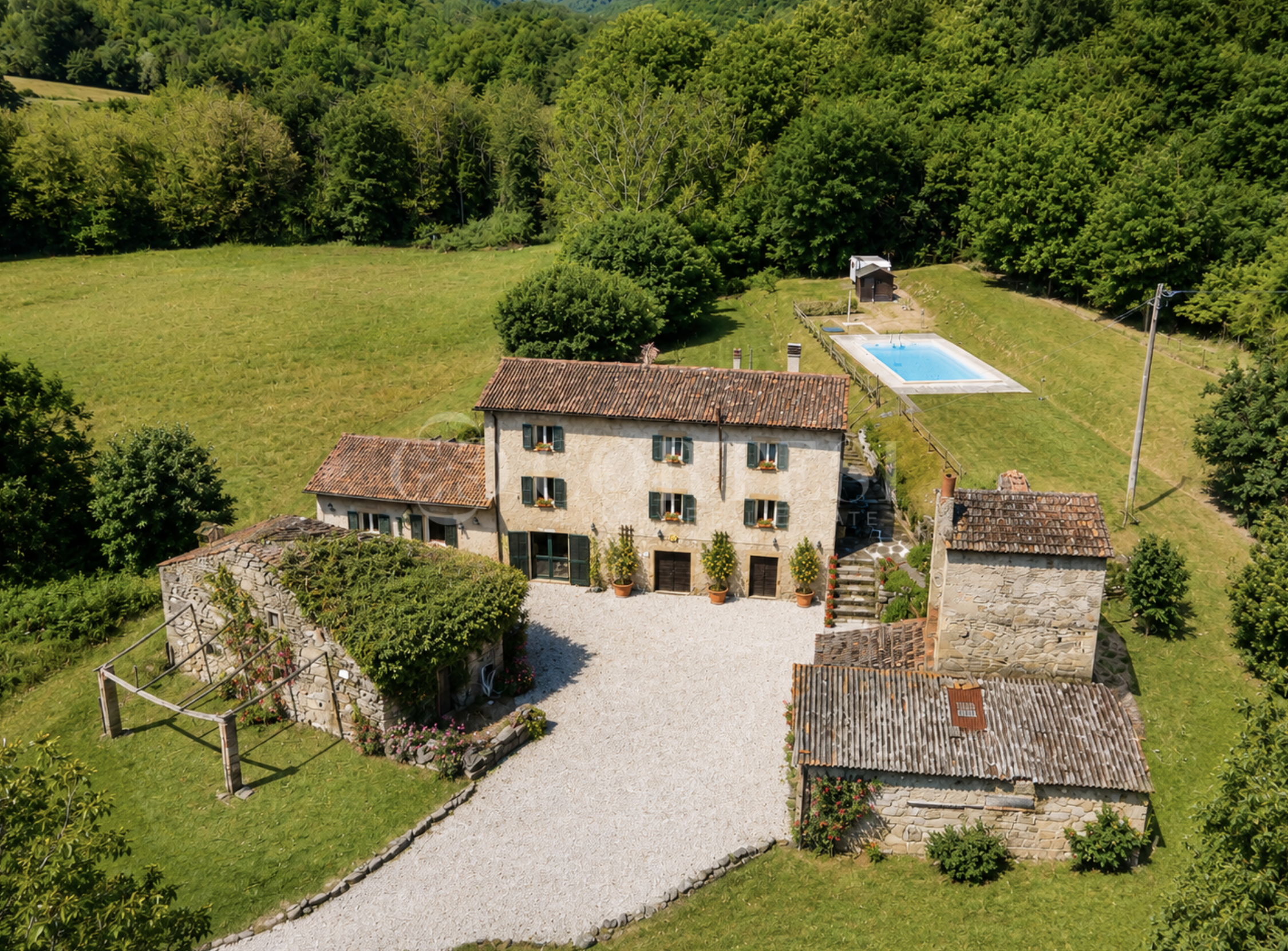 Hidden Juwel: Landhaus in der Nähe von Cortona / Toskana Toskanisches Landhaus mit Pool und Gästehaus bei Cortona